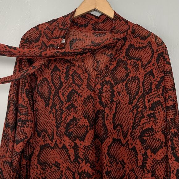 Mob Wife Size XXL Snakeskin Print Crepe Mock Neck Blouse Rust Earthy Goblincore - Picture 5 of 9